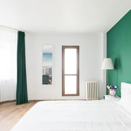 View Studio: Your Cozy Urban Retreat Bukareszt