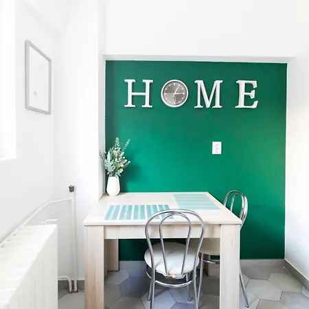 דירה View Studio: Your Cozy Urban Retreat