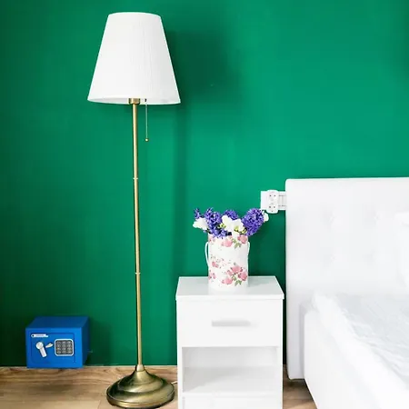 View Studio: Your Cozy Urban Retreat Apartament Bukareszt