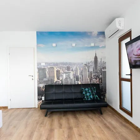 View Studio: Your Cozy Urban Retreat * Boekarest